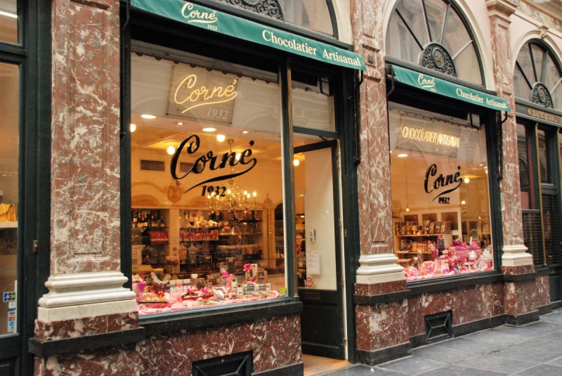 chocolaterie-DRAGUIGNAN-min_chocolate_chocolaterie_shop_luxury_chic_gallery_brussels_belgium-558146